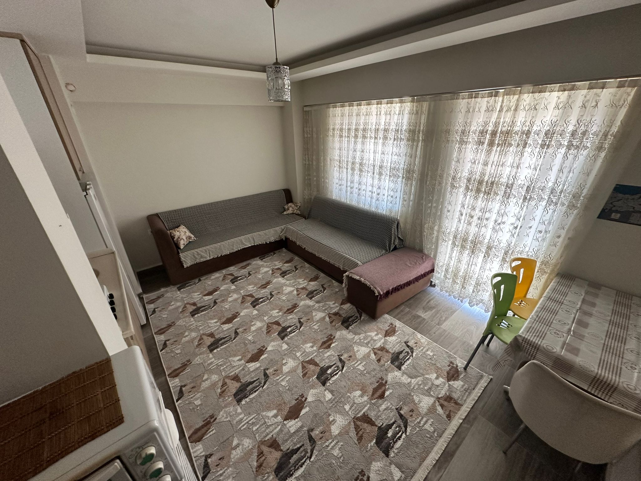 ERENLER'DE MERKEZİ KONUMDA 1+1 FIRSAT DAİRE